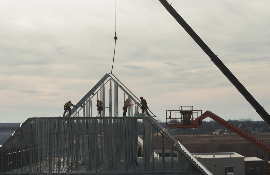 How to Find a Reliable Roofing Contractor in Urbana, IL Offering Free Quotes